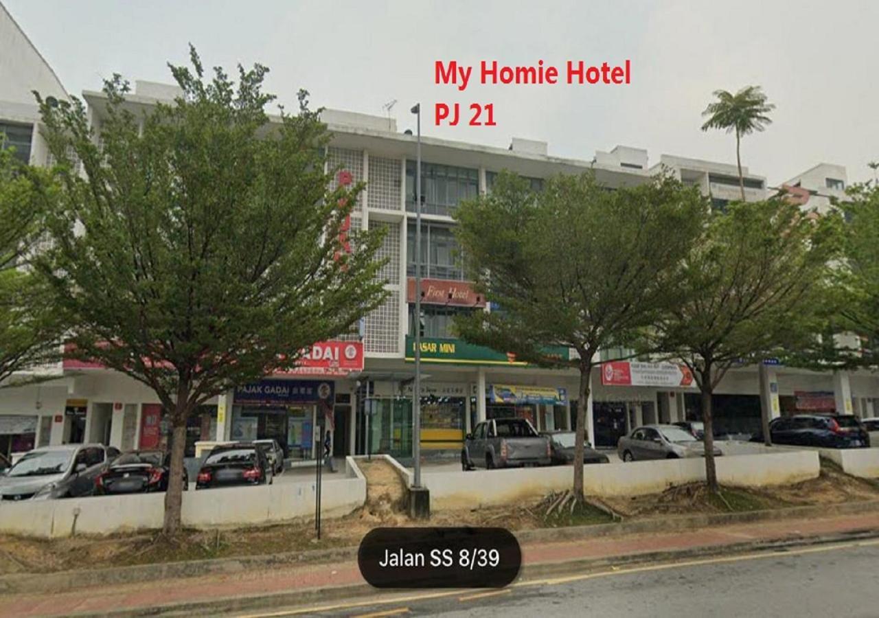 My Homie Hotel Pj Петалинг-Джая Экстерьер фото